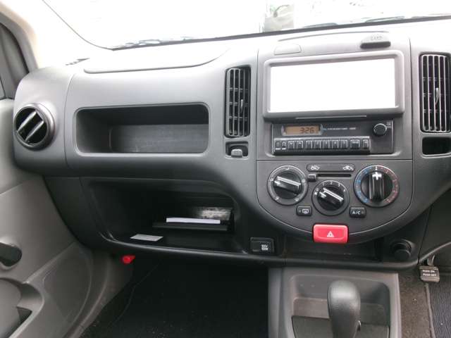Nissan AD 11