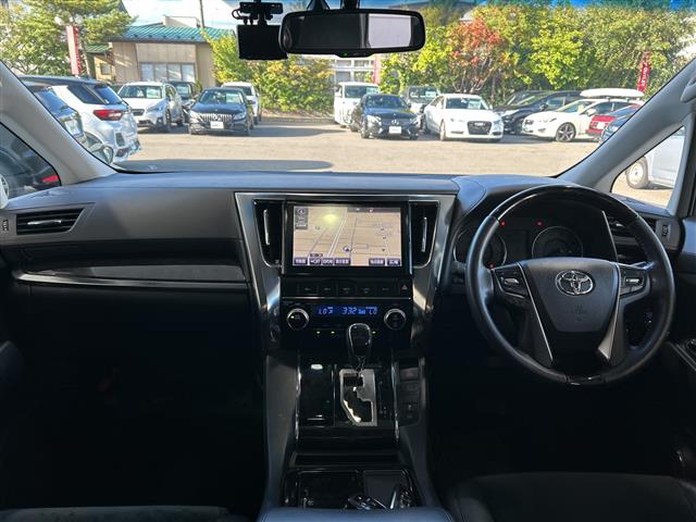 Toyota Vellfire 5
