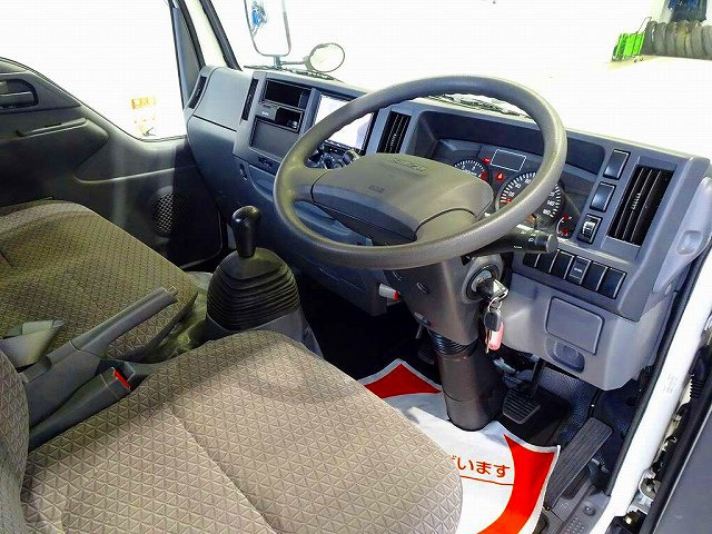 Isuzu Elf 3