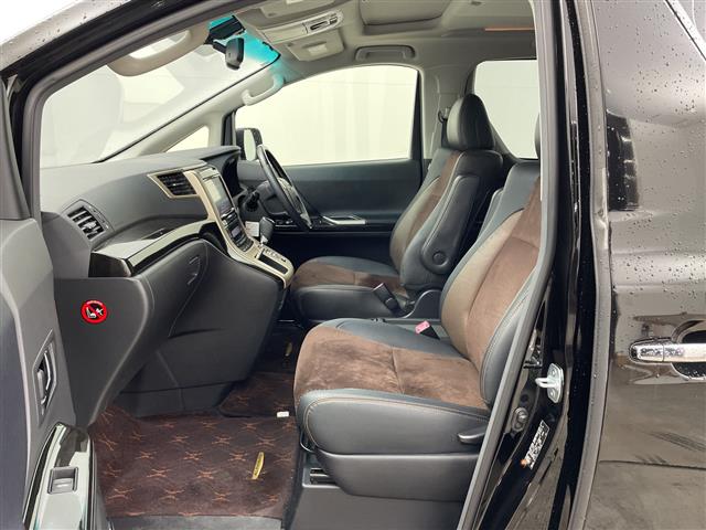 Toyota Alphard 12