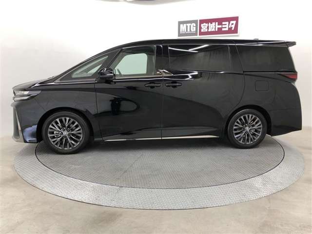 Toyota Vellfire 4