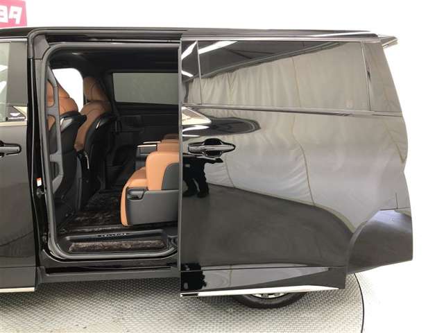 Toyota Vellfire 5