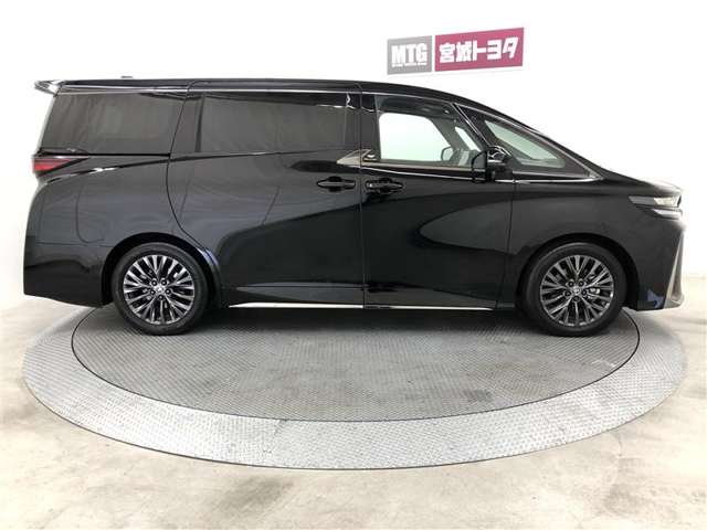 Toyota Vellfire 7