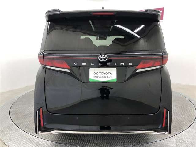 Toyota Vellfire 10