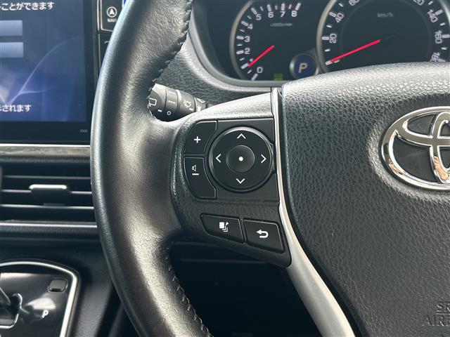 Toyota Voxy 9