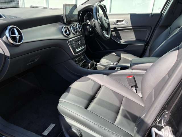 Mercedes-Benz GLA-Class 12