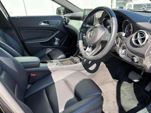 Mercedes-Benz GLA-Class 10