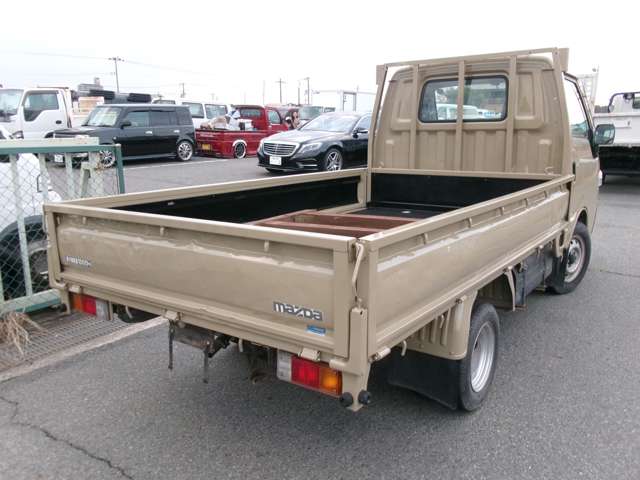 Mazda Bongo Truck 6