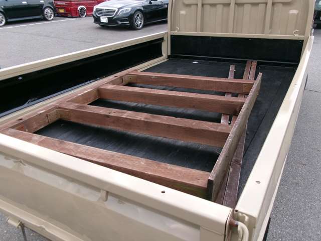 Mazda Bongo Truck 8