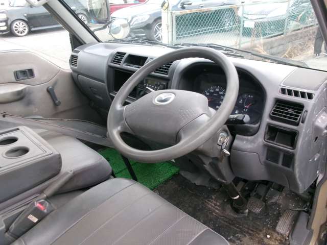Mazda Bongo Truck 10