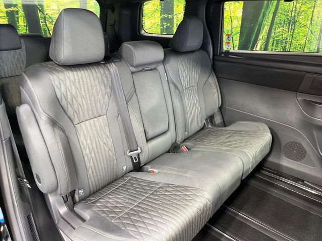 Toyota Alphard 9