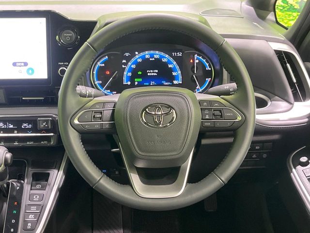 Toyota Voxy 12