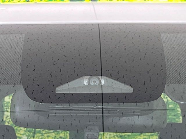 Toyota Voxy 3