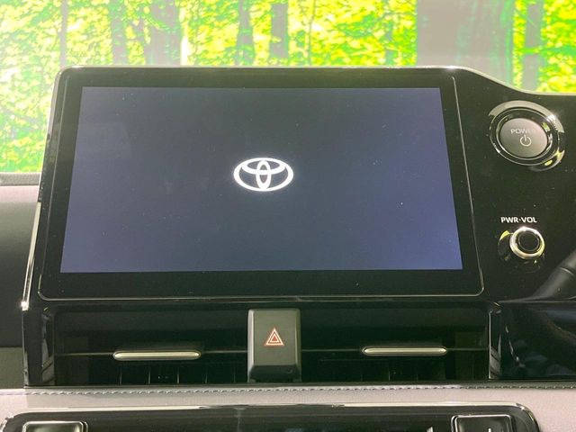 Toyota Voxy 4