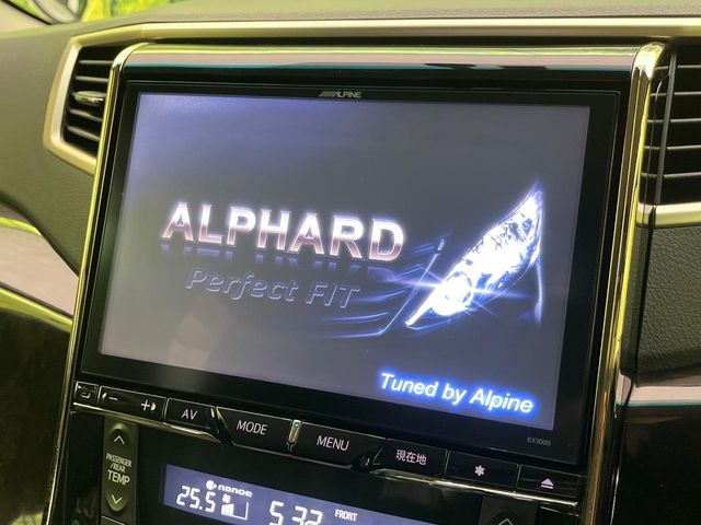 Toyota Alphard 3