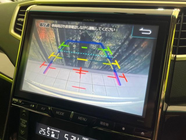 Toyota Alphard 4