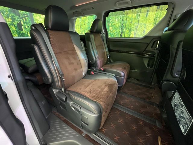 Toyota Alphard 8