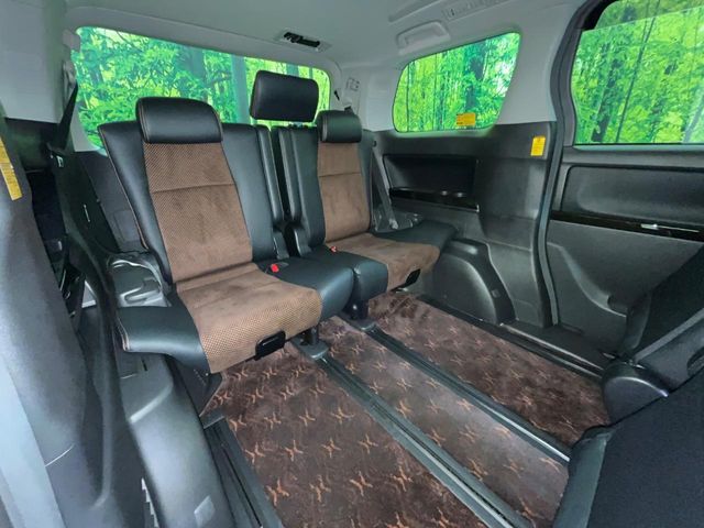Toyota Alphard 9