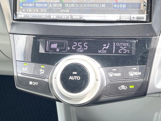 Toyota Prius α 7