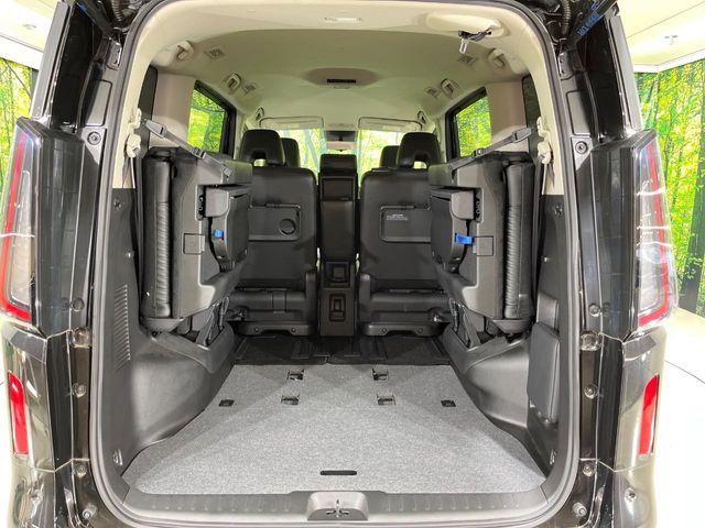 Nissan Serena 11