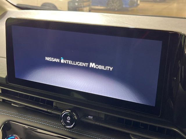 Nissan Serena 3