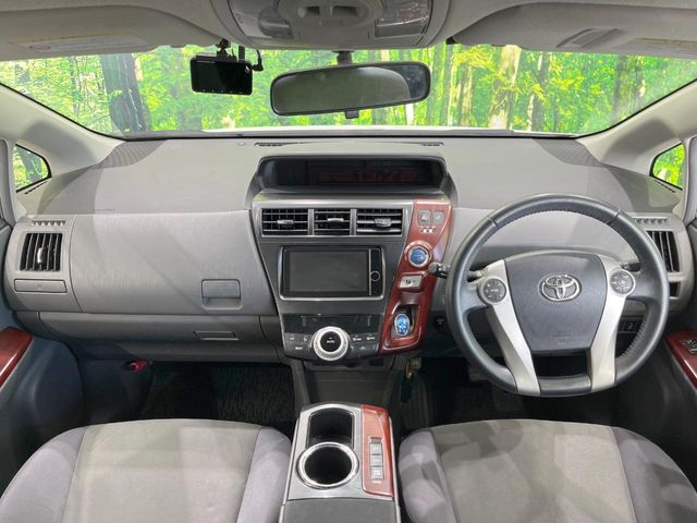 Toyota Prius α 2
