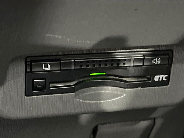 Toyota Prius α 6