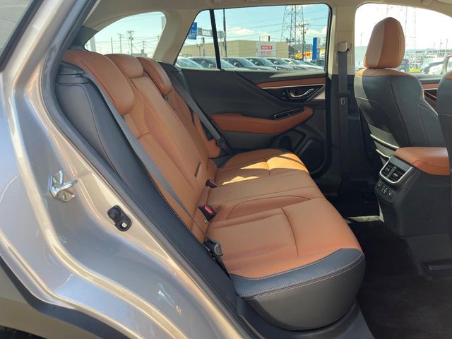 Subaru Legacy Outback 9