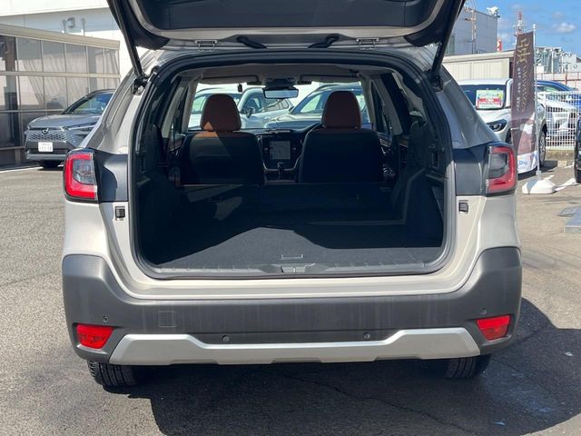Subaru Legacy Outback 10