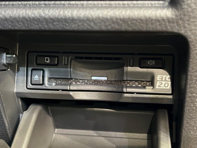 Lexus LBX 8
