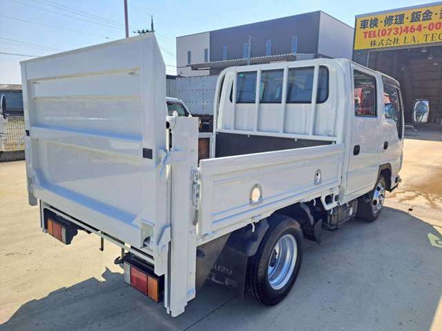 Isuzu Elf 6