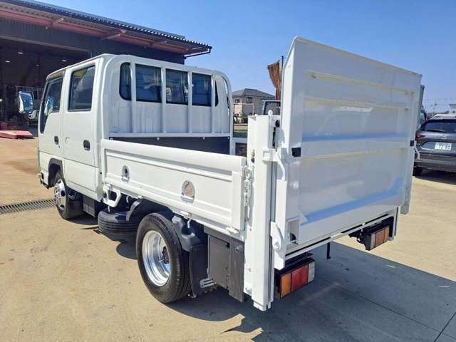 Isuzu Elf 7