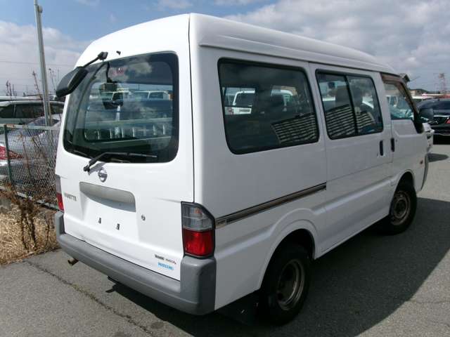 Nissan Vanette 4