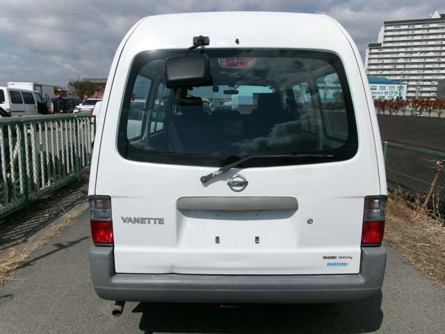 Nissan Vanette 5