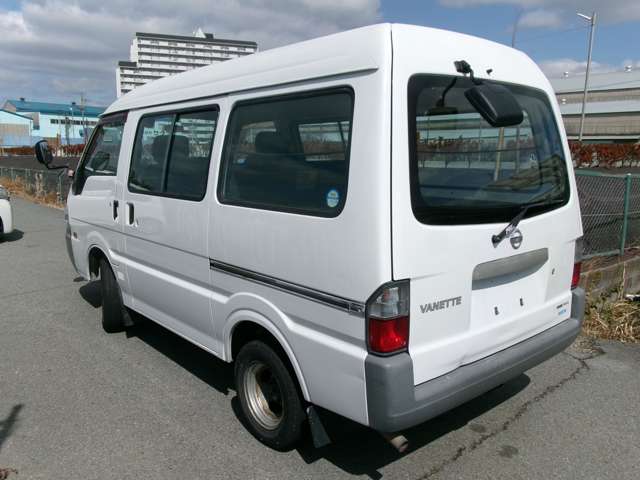Nissan Vanette 6