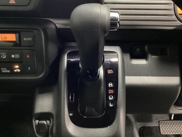 Honda N-VAN 10