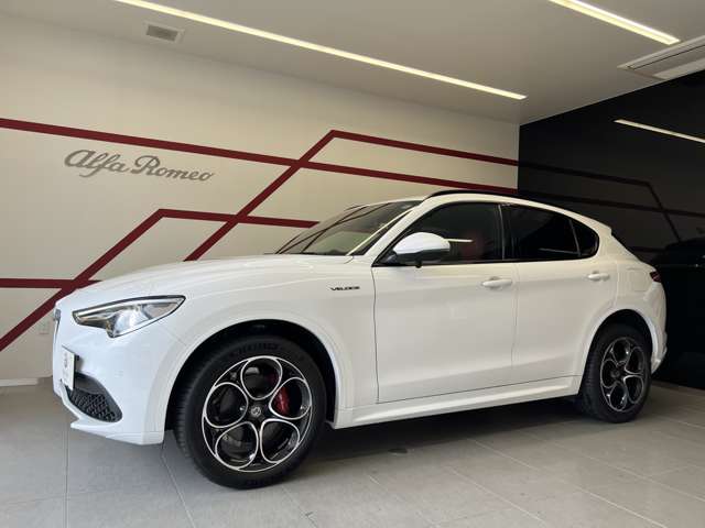 Alfa Romeo Stelvio 4