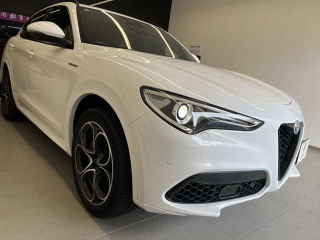 Alfa Romeo Stelvio 5