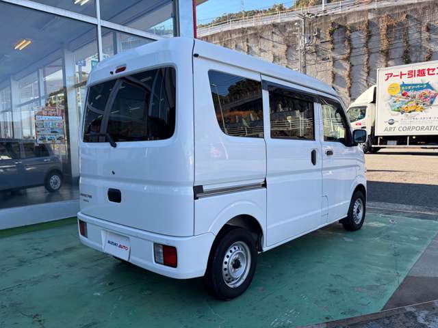 Mitsubishi Minicab Van 4