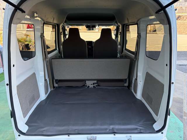 Mitsubishi Minicab Van 6