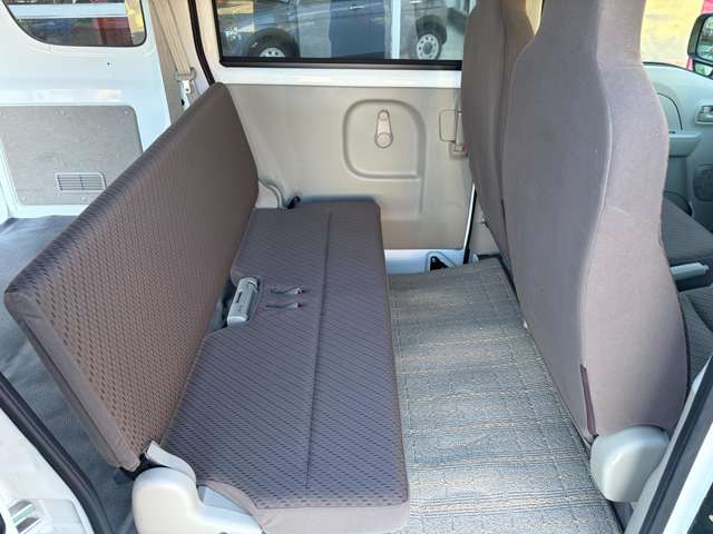 Mitsubishi Minicab Van 7