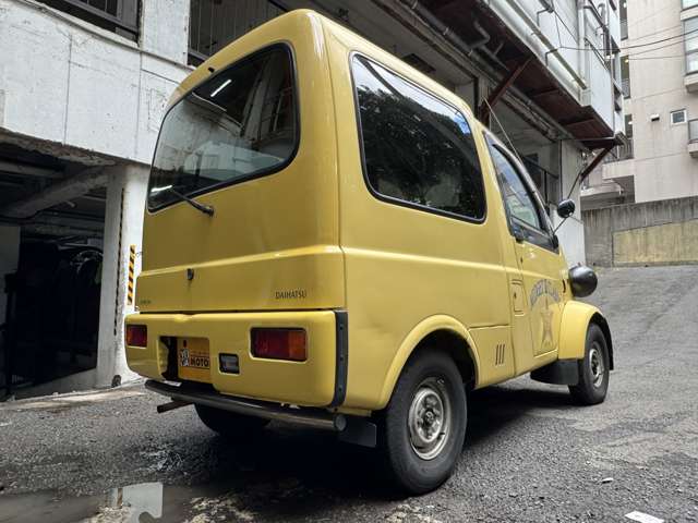 Daihatsu Midget II 11