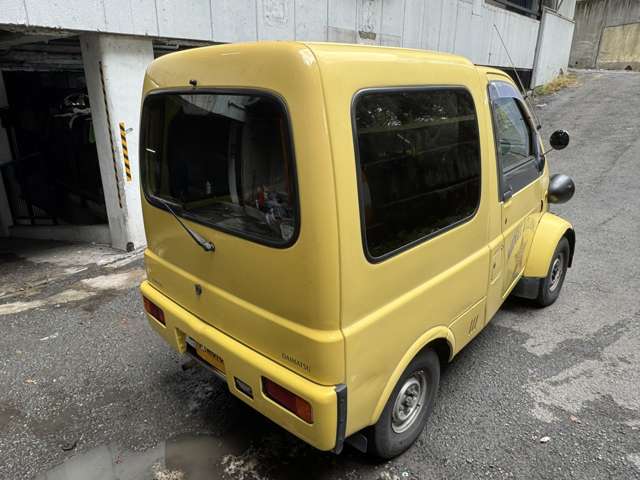 Daihatsu Midget II 10