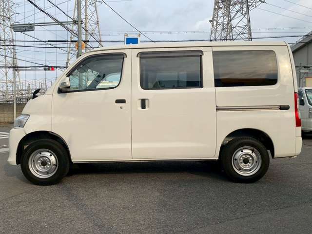 Toyota Town Ace Van 8