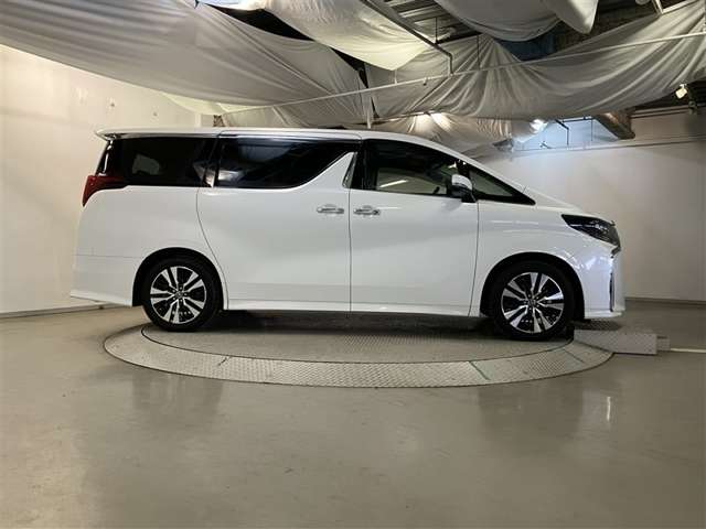 Toyota Alphard 8