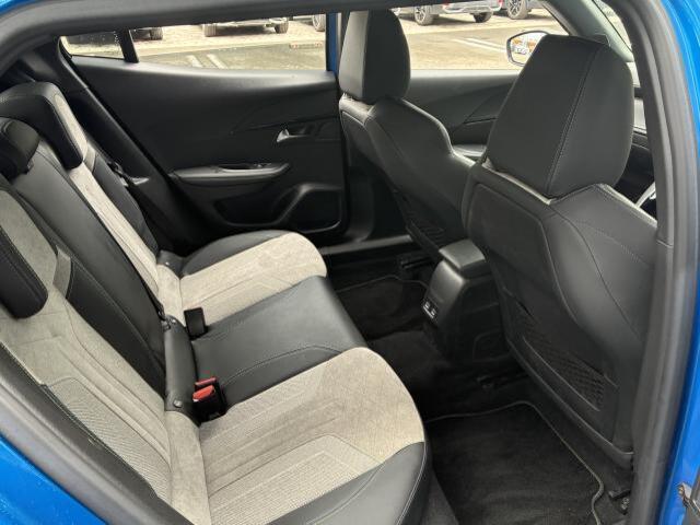 Peugeot SUV e-2008 4