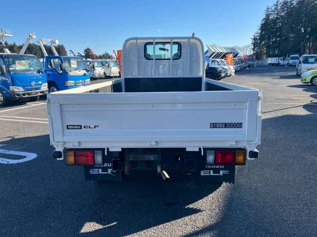 Isuzu Elf 6