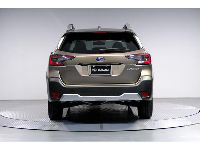 Subaru Legacy Outback 5