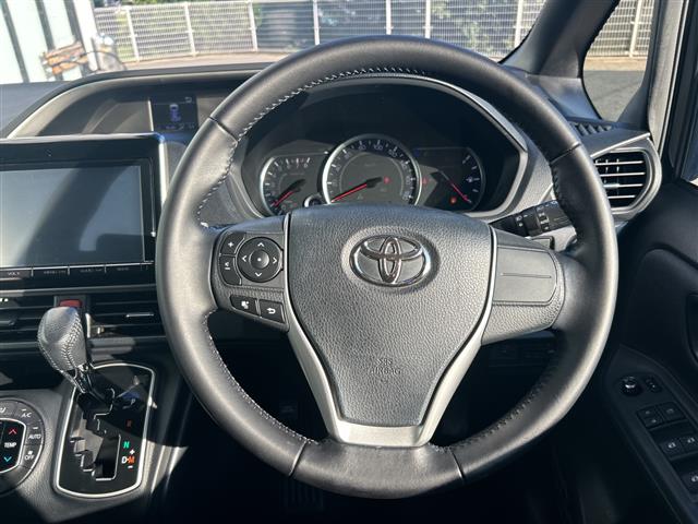 Toyota Voxy 10