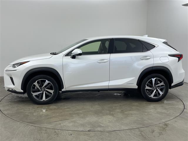 Lexus NX 8